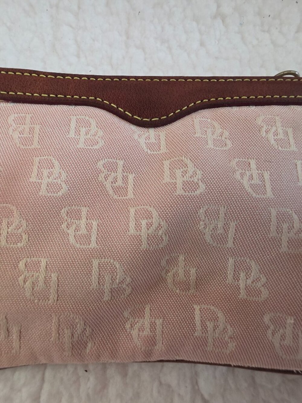 Dooney & Bourke CLASSIC Logo Change Purse Canvas with Key Ring - Picture 2 of 5